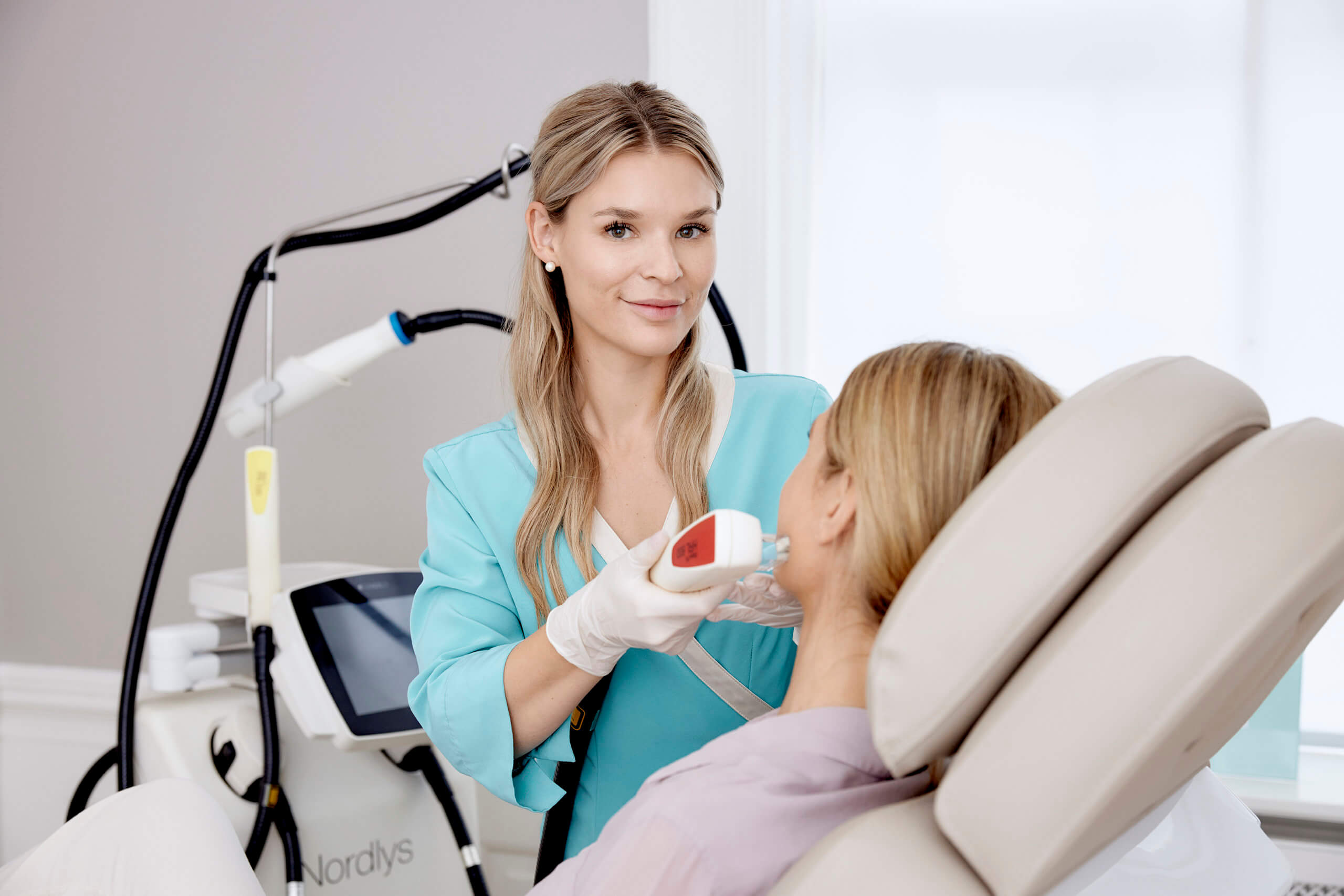 Kosmetisk sygeplejerske Nina: Sådan kan laser hjælpe mod rødme og rosacea